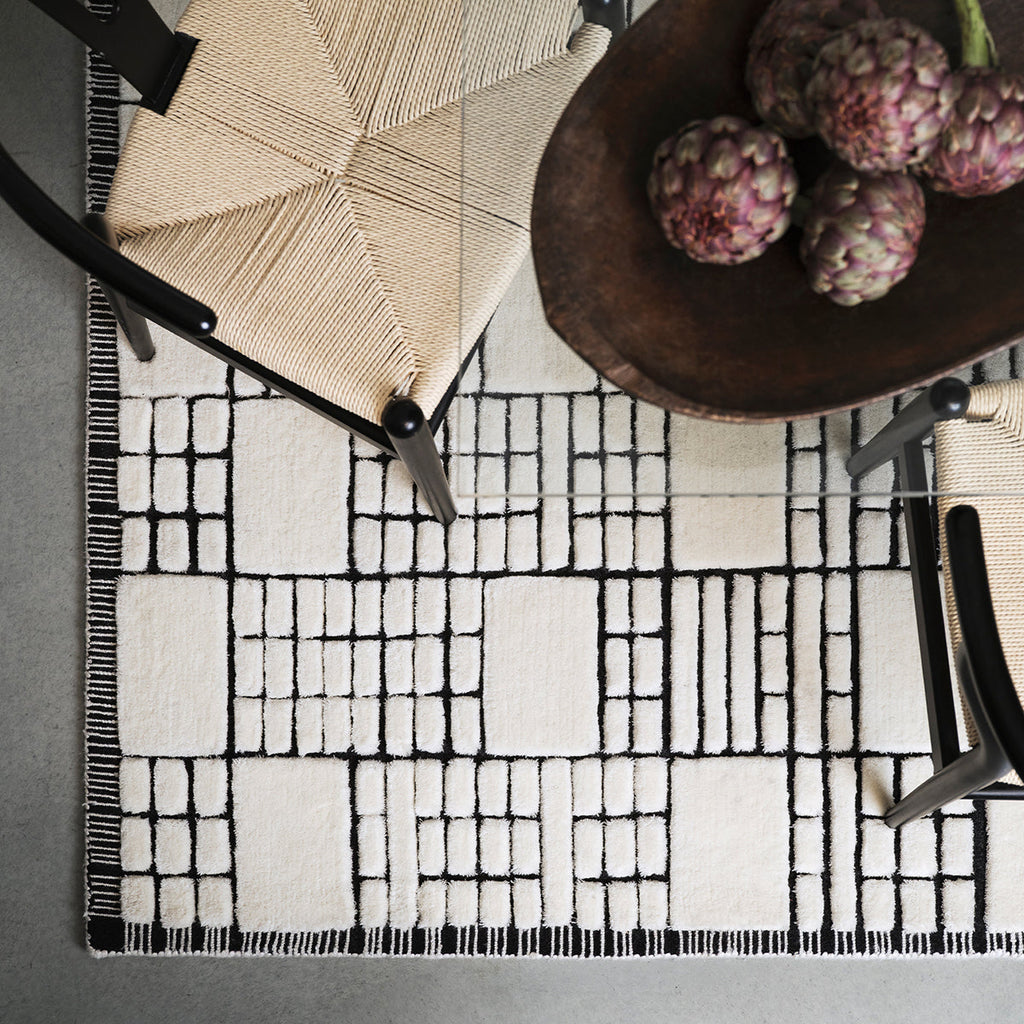 Asiatic Empire Cream Black Rug