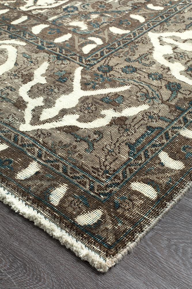 Hand Knotted Persian Vintage - IR138