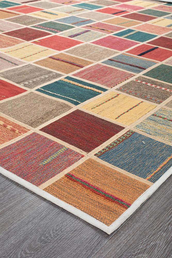 Persian Hand Knotted Kilim - IR13305