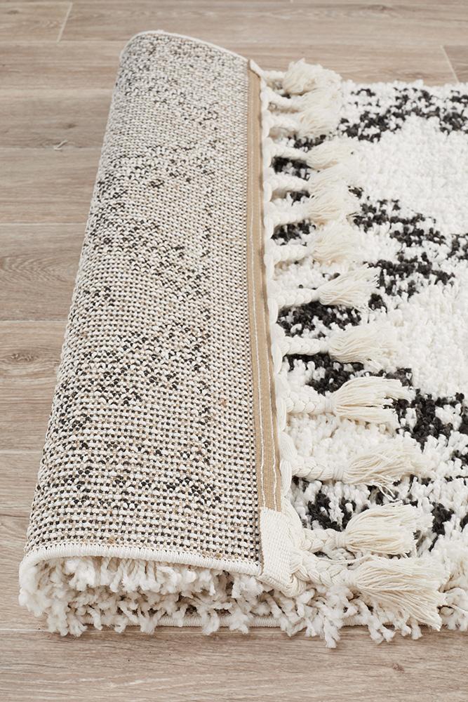 Saffron 33 White Runner Rug