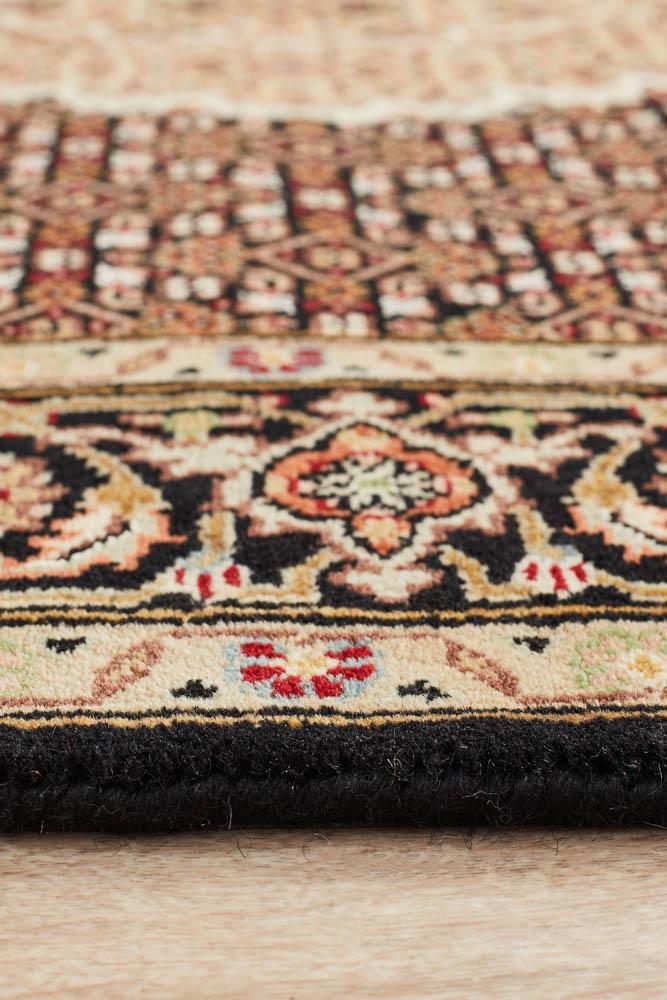 Hand Knotted Indian Wool Rug - Black & Cream